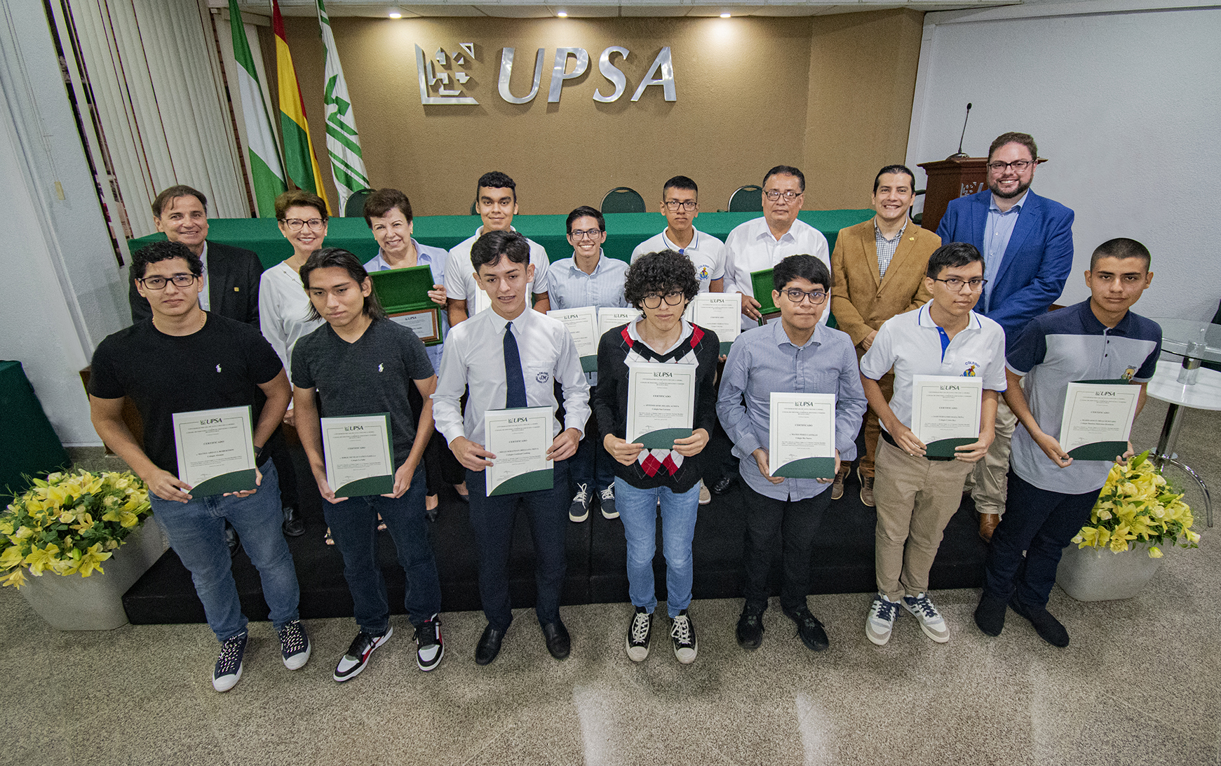 Concurso UPSA CAINCO premió a 10 bachilleres